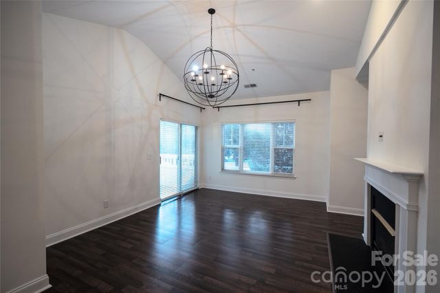 5730 Closeburn Road O, Charlotte, NC 28210
