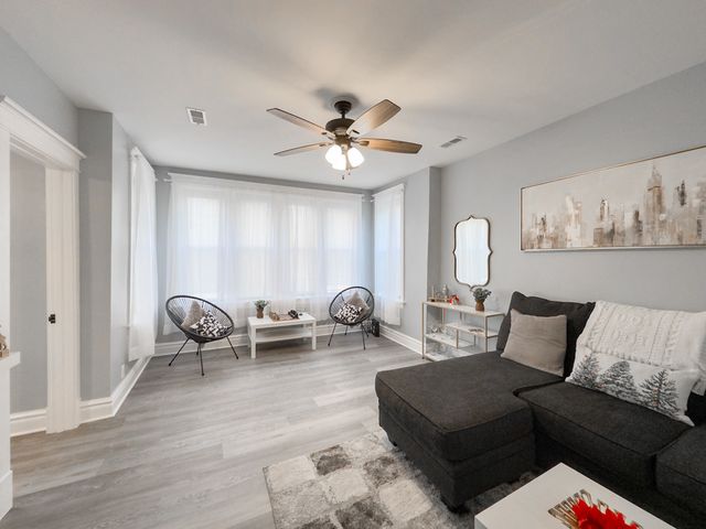 2039 W 23RD Street 2, Chicago, IL 60608