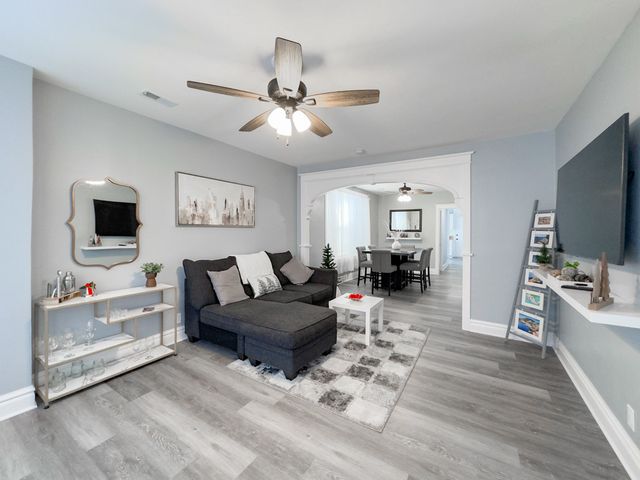 2039 W 23RD Street 2, Chicago, IL 60608