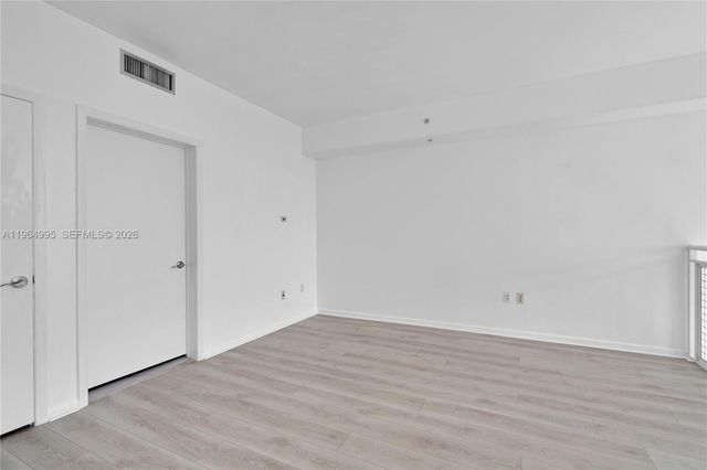 244 Biscayne Blvd 436, Miami, FL 33132