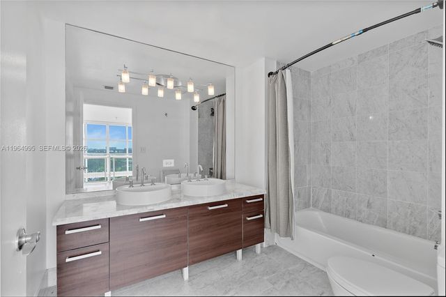 244 Biscayne Blvd 436, Miami, FL 33132