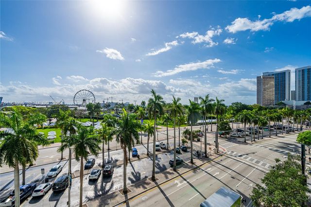 244 Biscayne Blvd 436, Miami, FL 33132