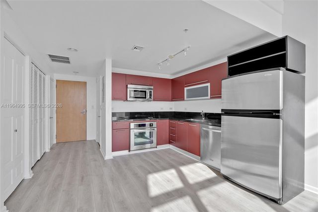 244 Biscayne Blvd 436, Miami, FL 33132