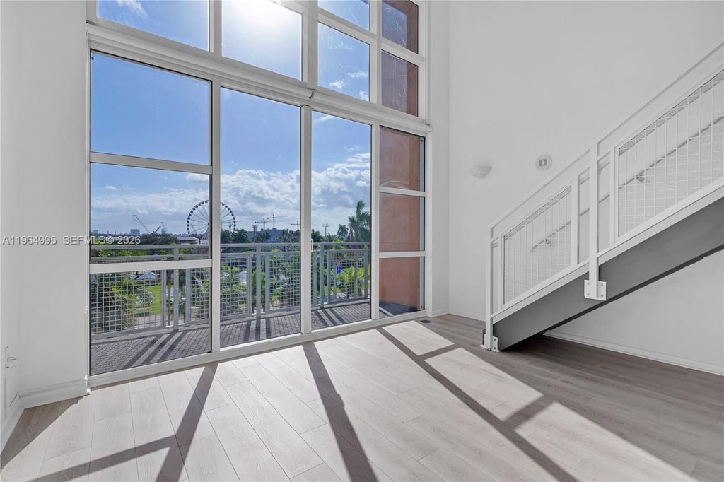 244 Biscayne Blvd 436, Miami, FL 33132