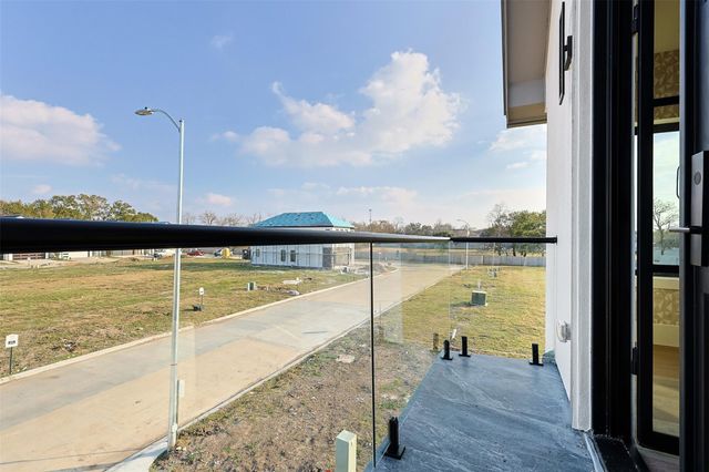 615 Rolling Oaks, Stafford, TX 77477