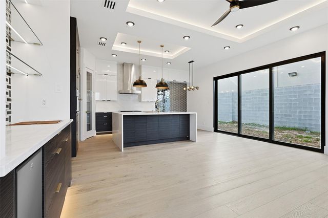 615 Rolling Oaks, Stafford, TX 77477