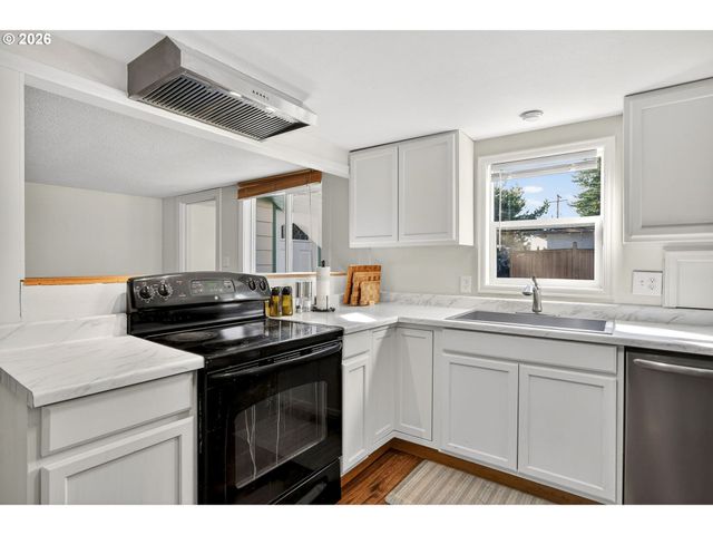 1744 Ne 132ND Ave, Portland, OR 97230