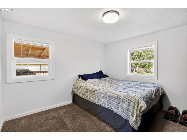 1744 Ne 132ND Ave, Portland, OR 97230