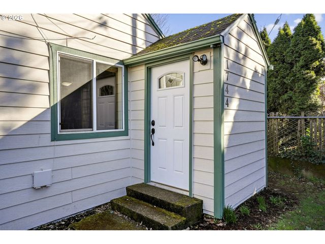 1744 Ne 132ND Ave, Portland, OR 97230