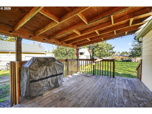 1744 Ne 132ND Ave, Portland, OR 97230