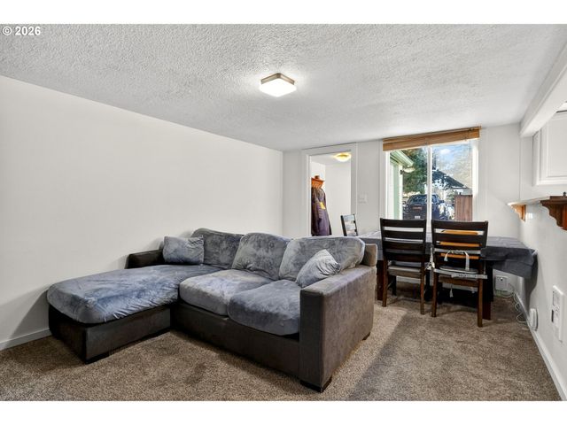 1744 Ne 132ND Ave, Portland, OR 97230