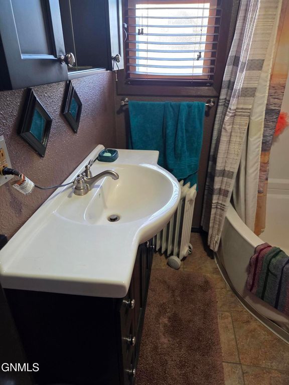 408 South Avenue E, Glen Ullin, ND 58631 photo 14