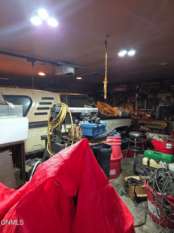 408 South Avenue E, Glen Ullin, ND 58631 photo 20