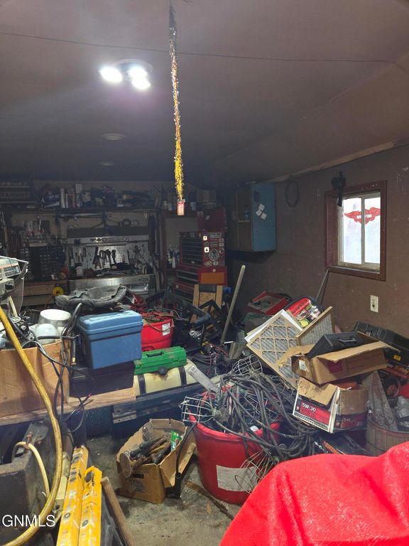 408 South Avenue E, Glen Ullin, ND 58631 photo 21