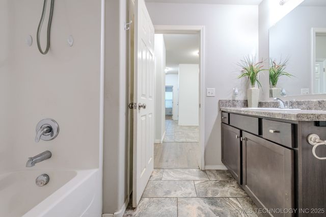 5811 E 146th Place S, Tulsa, OK 74008