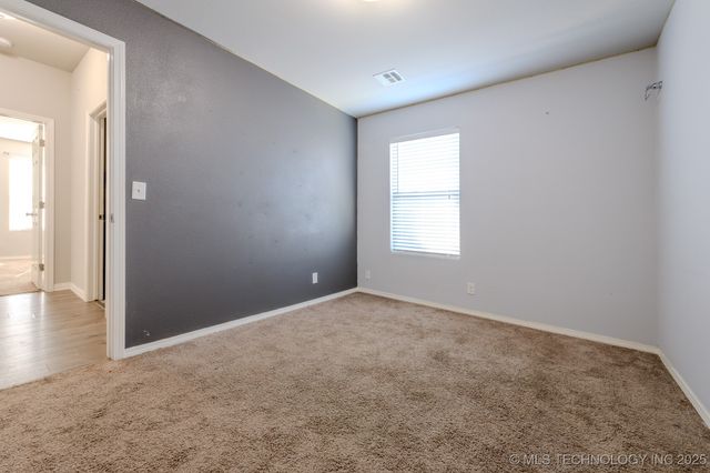 5811 E 146th Place S, Tulsa, OK 74008