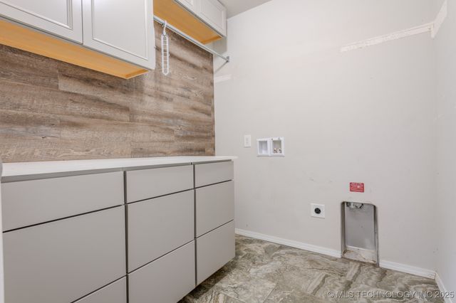 5811 E 146th Place S, Tulsa, OK 74008