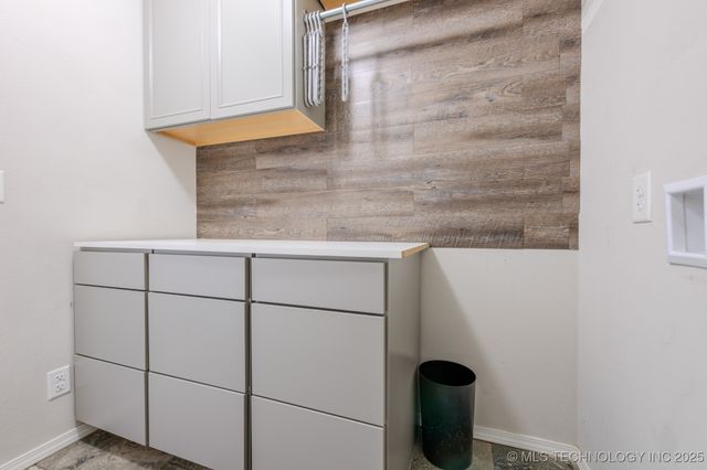 5811 E 146th Place S, Tulsa, OK 74008