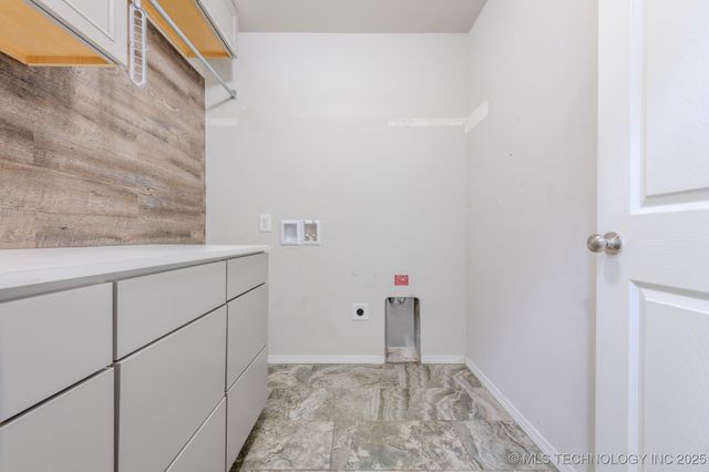 5811 E 146th Place S, Tulsa, OK 74008