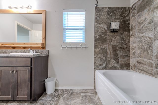 5811 E 146th Place S, Tulsa, OK 74008