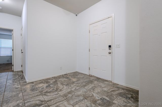 5811 E 146th Place S, Tulsa, OK 74008