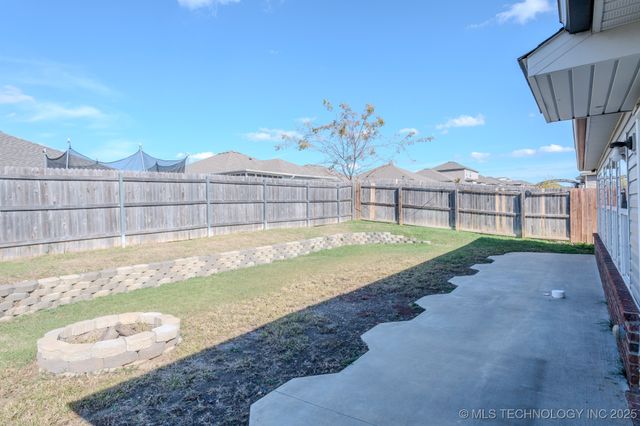 5811 E 146th Place S, Tulsa, OK 74008