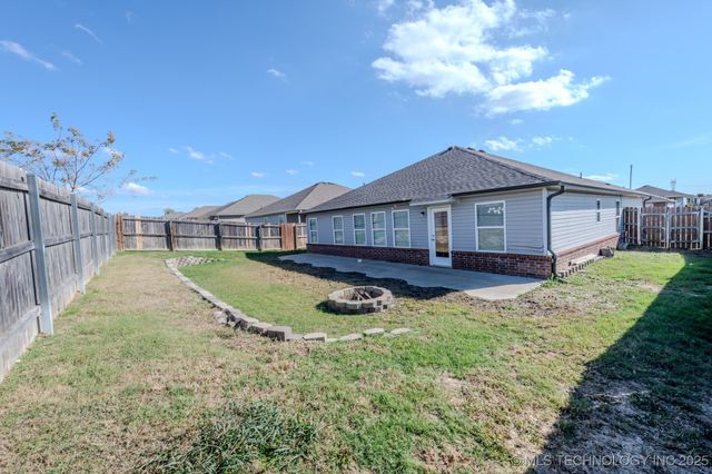 5811 E 146th Place S, Tulsa, OK 74008