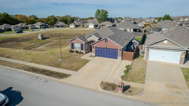 5811 E 146th Place S, Tulsa, OK 74008