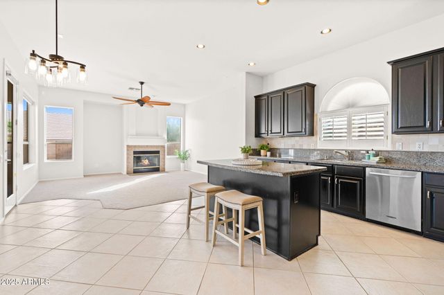 9545 E KENWOOD Circle, Mesa, AZ 85207