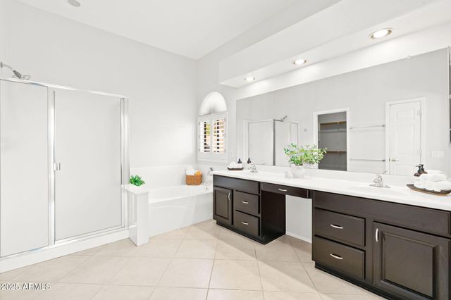 9545 E KENWOOD Circle, Mesa, AZ 85207