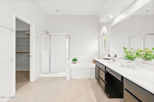 9545 E KENWOOD Circle, Mesa, AZ 85207