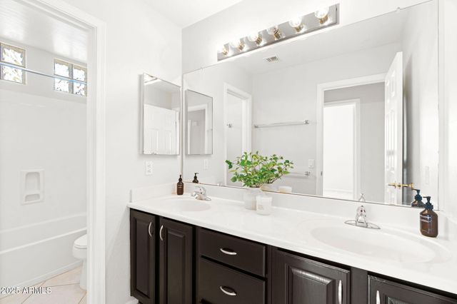 9545 E KENWOOD Circle, Mesa, AZ 85207