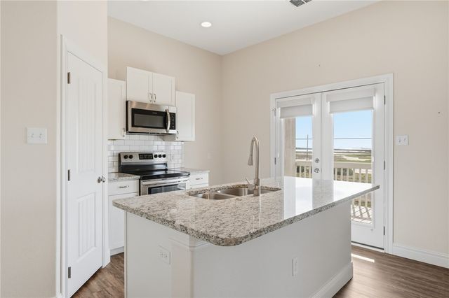 158 S Nautica, Rockport, TX 78382