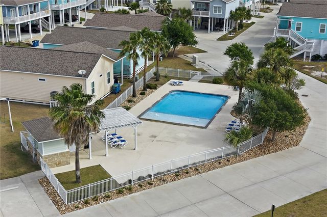 158 S Nautica, Rockport, TX 78382