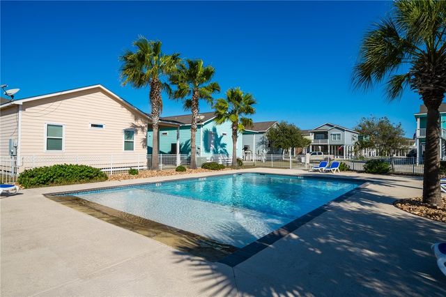 158 S Nautica, Rockport, TX 78382