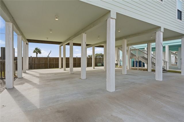158 S Nautica, Rockport, TX 78382
