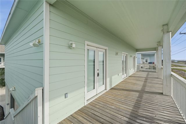 158 S Nautica, Rockport, TX 78382