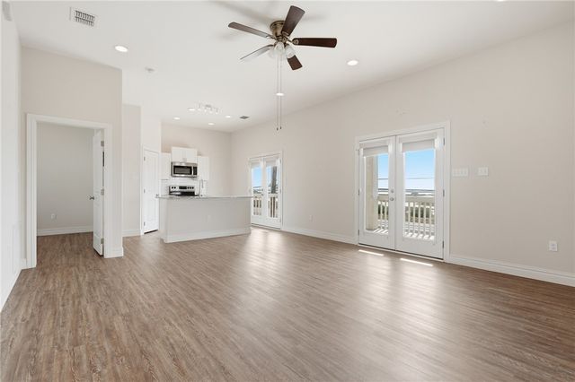 158 S Nautica, Rockport, TX 78382