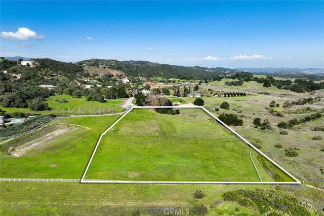 8 Oak Trail Ct, Murrieta, CA 92562