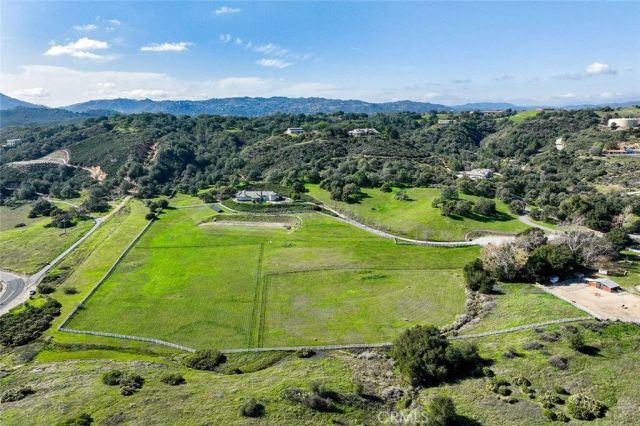 8 Oak Trail Ct, Murrieta, CA 92562