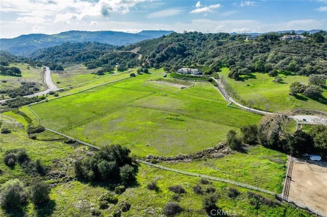 8 Oak Trail Ct, Murrieta, CA 92562