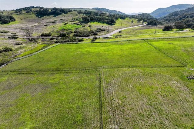 8 Oak Trail Ct, Murrieta, CA 92562