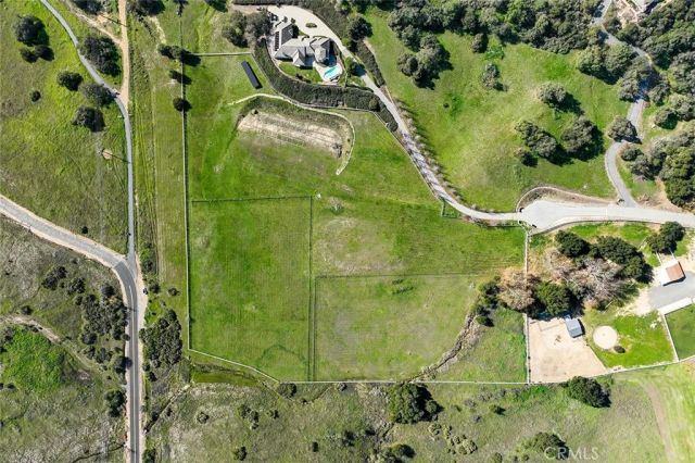 8 Oak Trail Ct, Murrieta, CA 92562