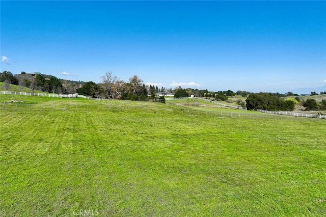 8 Oak Trail Ct, Murrieta, CA 92562