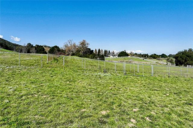 8 Oak Trail Ct, Murrieta, CA 92562