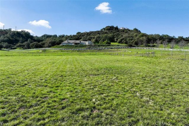 8 Oak Trail Ct, Murrieta, CA 92562