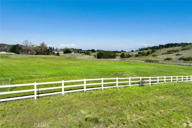 8 Oak Trail Ct, Murrieta, CA 92562