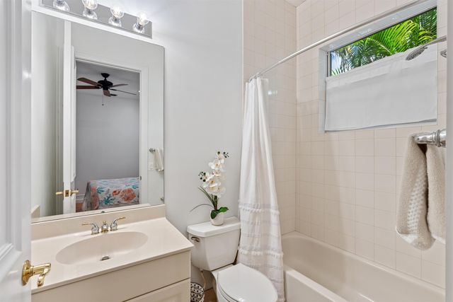 6830 Royal Orchid Circle, Delray Beach, FL 33446