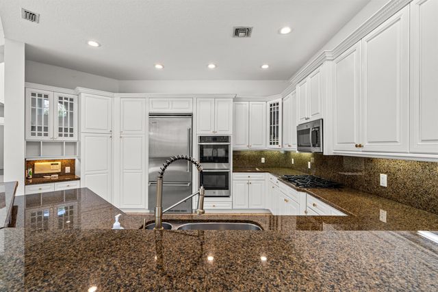 6830 Royal Orchid Circle, Delray Beach, FL 33446