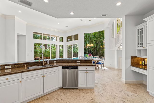 6830 Royal Orchid Circle, Delray Beach, FL 33446